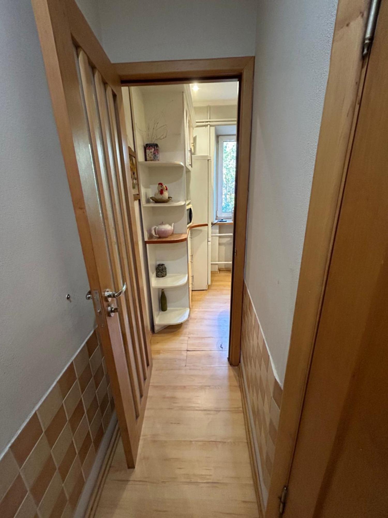 Three Bedroom Stepana Bandery Street Rivne Exterior foto