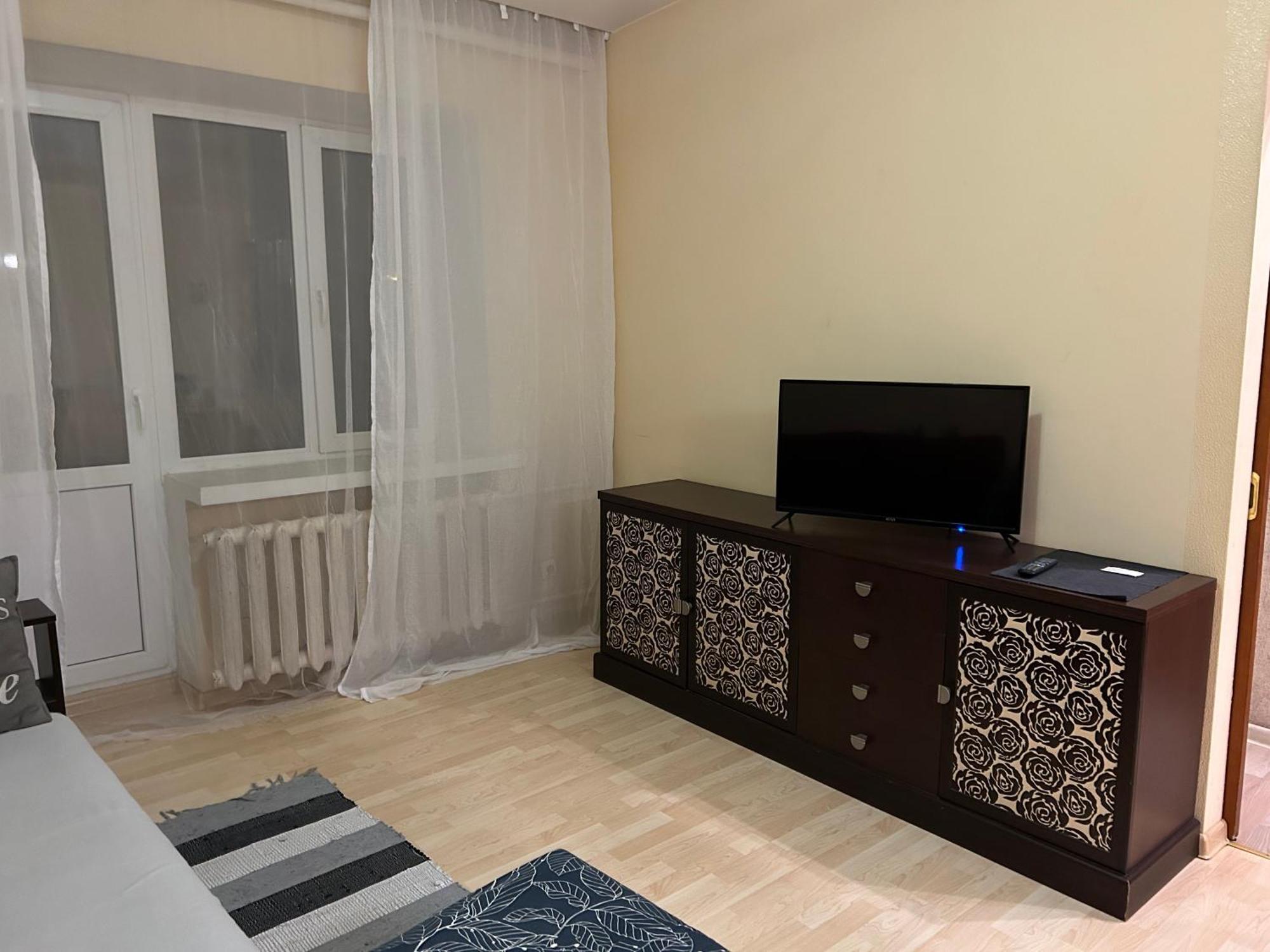 Three Bedroom Stepana Bandery Street Rivne Exterior foto